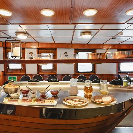 Hotel na wodzie Norwegian Fjord Explorer Line Tromsø