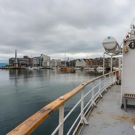 Norwegian Fjord Explorer Line Hotel en barco *